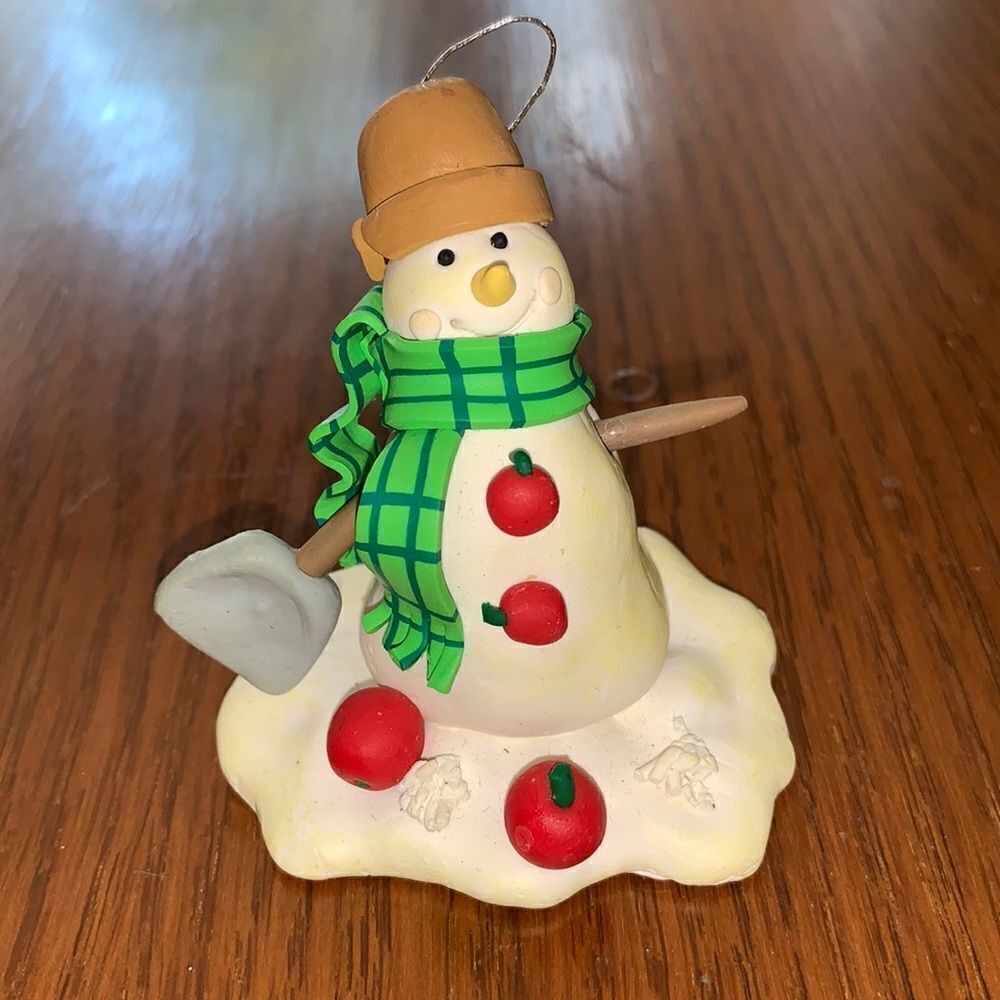 Hallmark Jan Karon‎ snowman with apples Christmas tree ornament